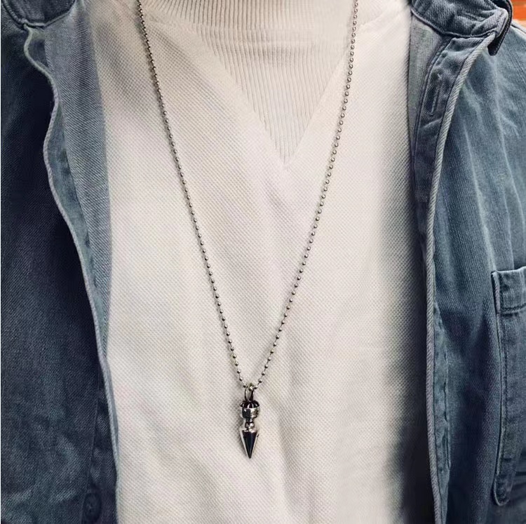 Ch*0me He**ts necklaces